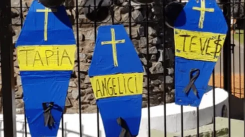 Núñez se tiñó de globos negros, ataúdes azules y amarillos y banderas