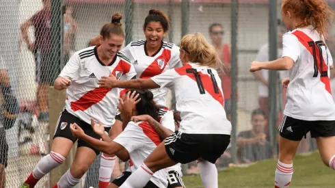 Assist Card es el auspiciante principal de las jugadoras del Más Grande.