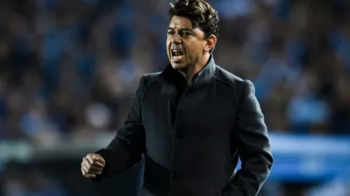 Napoleón fue amonestado por Andrés Merlos luego de reclamarle a Andrés Merlos.