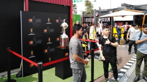 El trofeo fue presentado en un evento desarrollado en el barrio Santiago de Surco.