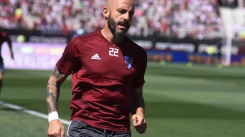 Javier Pinola volvió a la titularidad para el choque vs. Banfield.