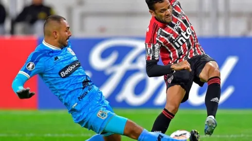 El equipo de Dani Alves no pudo hacer pie en Perú