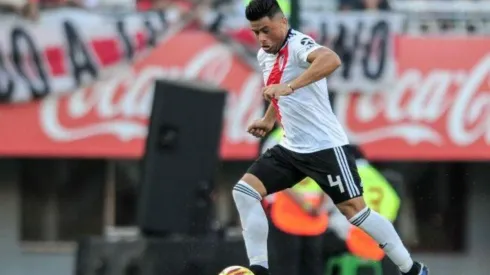 El lateral derecho no sabe qué será de su futuro.