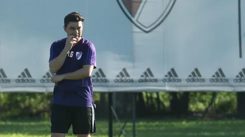 El Muñeco está cómodo en River Camp.