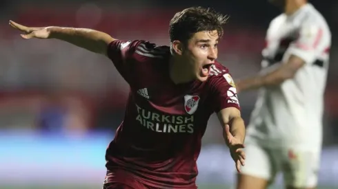 El pibe recibió la asistencia de Martínez Quarta y puso el 2-1 parcial.