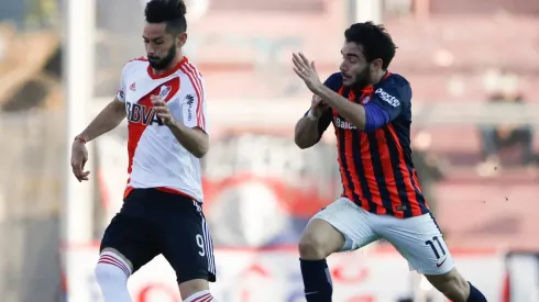 Marcelo Larrondo ante San Lorenzo en el Nuevo Gasómetro.