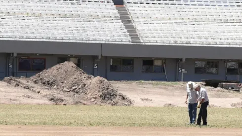 Las obras en el Estadio Monumental continúan a buen ritmo y se prevé que para principios de febrero ya estén cosiendo el césped sintético.