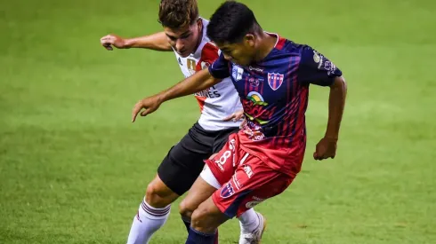 River se enfrenta a Depro por los 32avos de final de la Copa Argentina en el Estadio Florencio Sola y podes vivirlo con los relatos de Atilio Costa Febre.