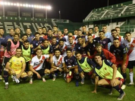 La emoción de DEPRO al llevarse las camisetas de River