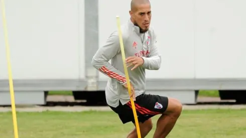 Jonatan Maidana pelea por un lugar para la final de la Supercopa Argentina