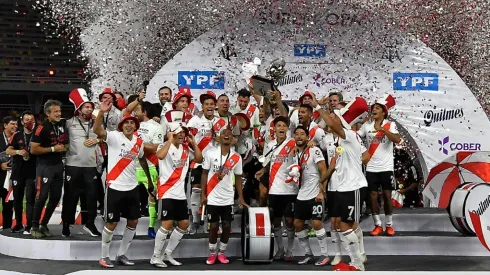 El festejo de los jugadores luego de una nueva vuelta olímpica