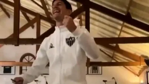 Ignacio Fernández cantó su hit en Brasil