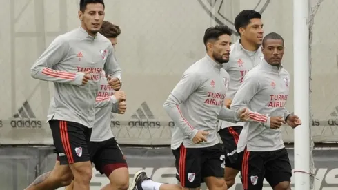 El plantel de River viajará esta tarde a Paraguay.
