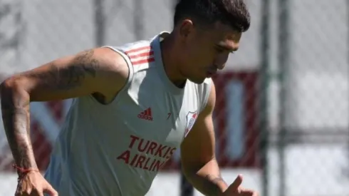 Matías Suárez es uno de los afectados que podría estar presente el martes frente a Fluminense