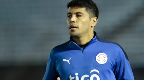 Uruguay y Paraguay se enfrentaron en el Estadio Centenario por la quinta fecha de las Eliminatorias Sudamericanas. Robert Rojas fue la única presencia riverplatense en el partido.