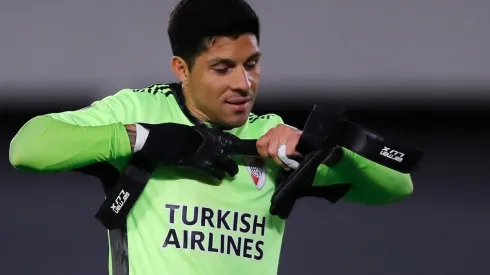 Enzo Pérez sorteará varias camisetas en un gran acto solidario