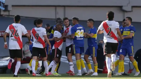 El Millonario aprovechó la expulsión de Rojo en el superclásico.