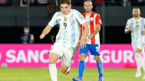 Julián Álvarez y Robert Rojas estuvieron presentes en el duelo entre Argentina y Paraguay por la fecha 11 de las Eliminatorias Sudamericanas.