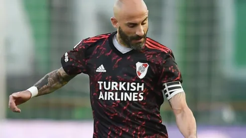 Javier Pinola volvió a ser titular tras dos meses.