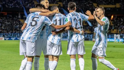 Guido Rodríguez y Exequiel Palacios, ex volantes de River, jugaron en el triunfo de Argentina por 1 a 0 ante Uruguay en Montevideo.
