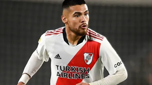 Paulo Díaz presentó un malestar que casi lo saca del partido