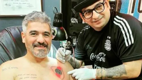 Ariel Ortega se tatuó el escudo de River en el corazón.