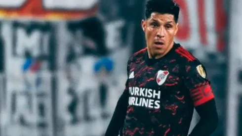 Enzo Pérez acumula dos tarjetas amarillas en la Copa Libertadores y en caso de recibir una tercera se perderá el próximo partido.