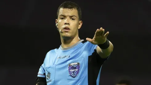 La Conmebol confirmó a los árbitros para la última fecha.