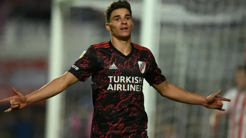 Julián marcó por duplicado y se acerca a Rafa Borré