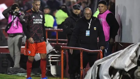 Jonatan Maidana fue expulsado a instancias del VAR.