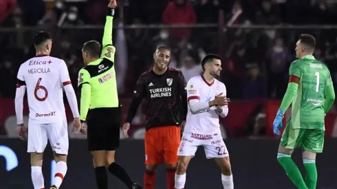 Fernando Rapallini expulsó a Jonatan Maidana.