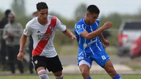 Flabián Londoño Bedoya fue desde el arranque en River y sigue sumando minutos tras la lesión.