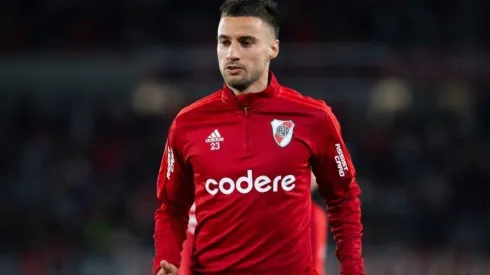 Emanuel Mammana tuvo una noche estelar ante Newell´s y se llevó una ovación de los hinchas.