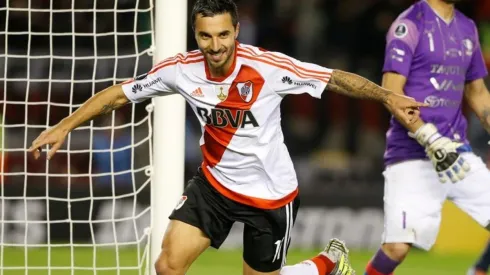 Nacho Scocco fue el gran héroe ante Wilstermann al anotar cinco de los ocho goles.