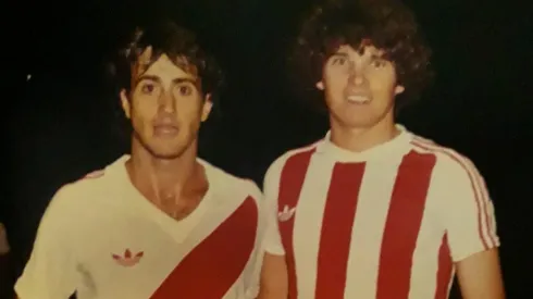 Germán Panichelli jugando en Instituto con el Beto Alonso.