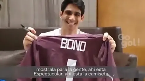 El arquero marroquí le mandó su camiseta al Burrito Ortega