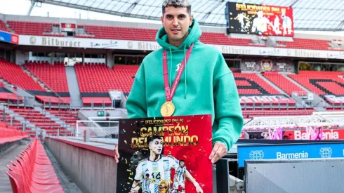 El espectacular homenaje que recibió Exequiel Palacios en el Leverkusen.