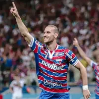 Se fue de River y debutó en la Sudamericana con dos goles