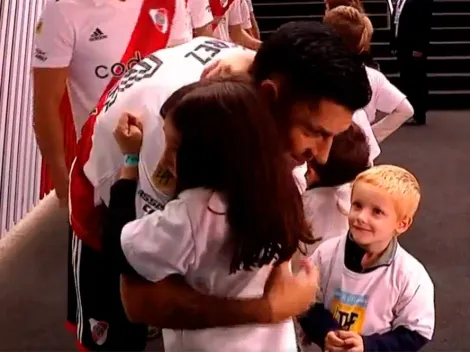 Enzo Pérez y un abrazo soñado con una nena en el túnel