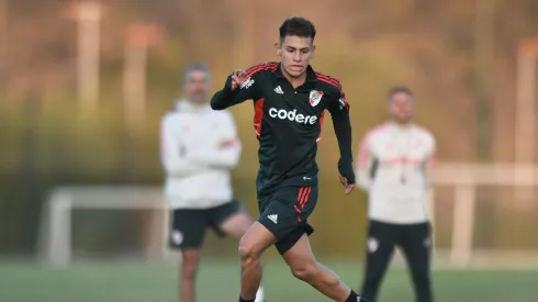 Diablito en acción junto al plantel de Primera. (Foto: Prensa River).
