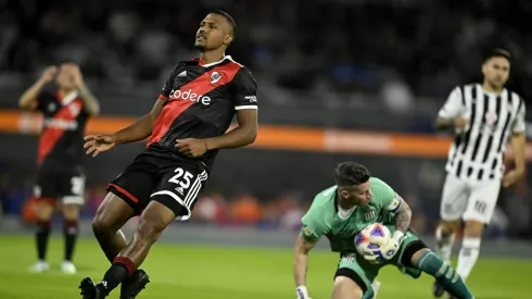 Salomón Rondón fue titular ante Talleres.