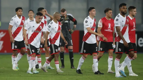 Los jugadores de River tras el empate en Perú.