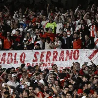 La bandera en homenaje al hincha que murió en el Monumental