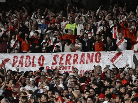 La bandera en homenaje al hincha que murió en el Monumental