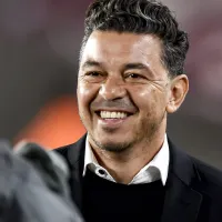 El increíble look del Muñeco en medio de su viaje a Europa