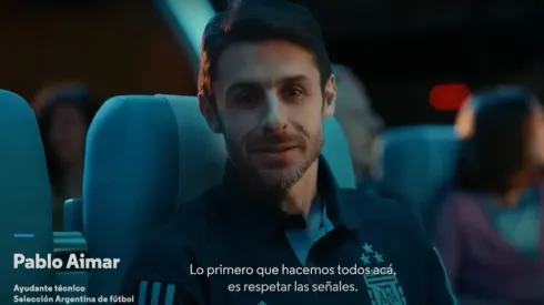Pablo Aimar y una actuación estelar en el video de Aerolíneas Argentinas.