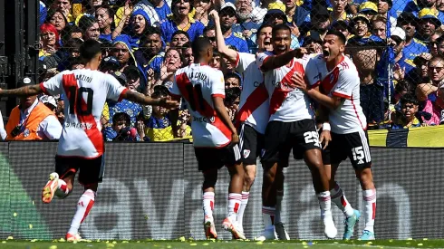 El festejo de los jugadores de River después del gol de Rondón, que puso el 1-0.