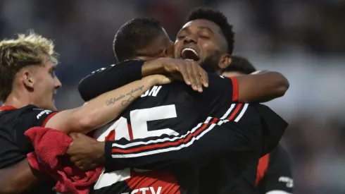 El emotivo abrazo de Rondón y Borja tras la victoria frente a Gimnasia.
