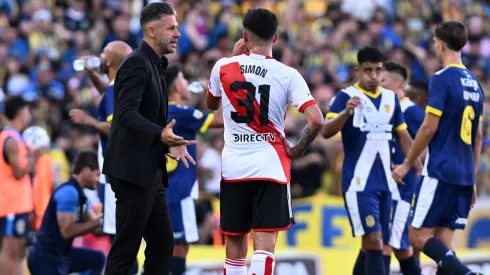 Martín Demichelis no da pie con bola.