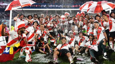 Varios jugadores de River se entrenan por su cuenta.